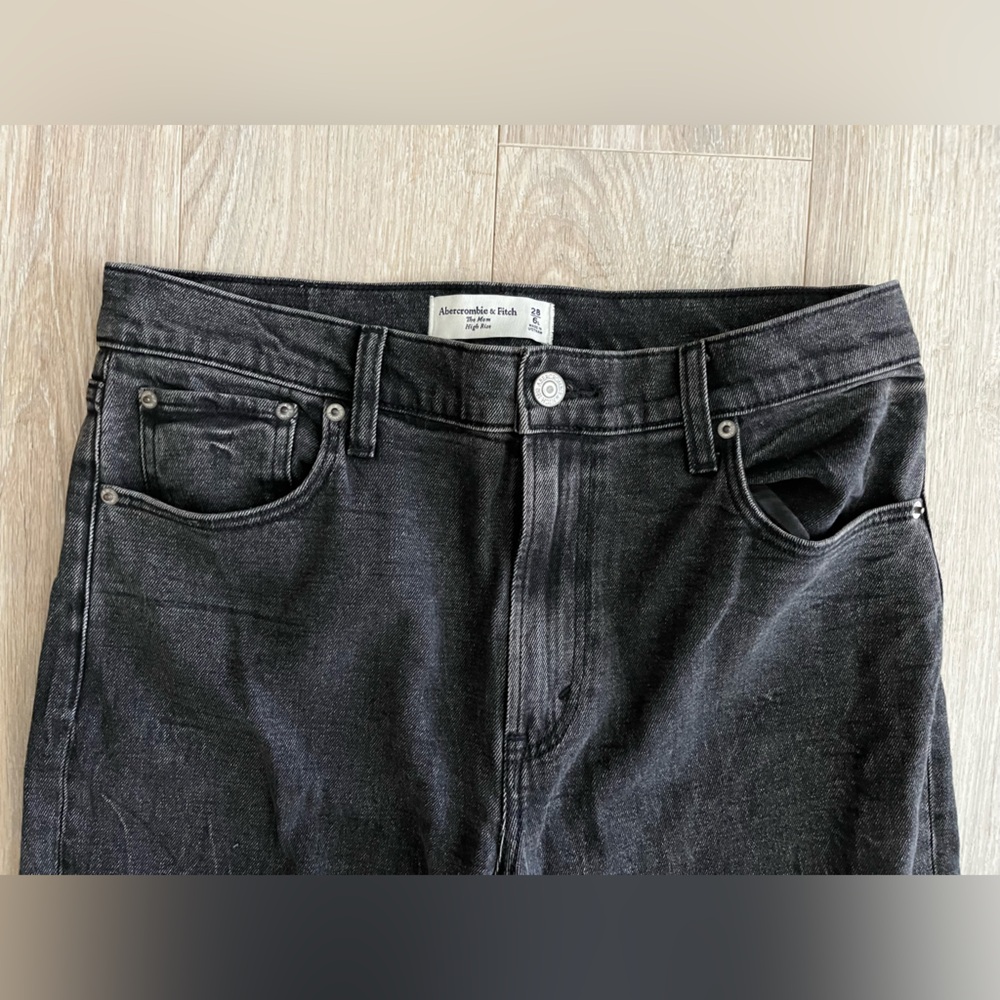 Abercrombie & Fitch Women’s The Mom High Rise Jean Black Wash - Size 6L - Picture 5 of 11